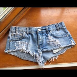 One teaspoon destroyed denim shorts